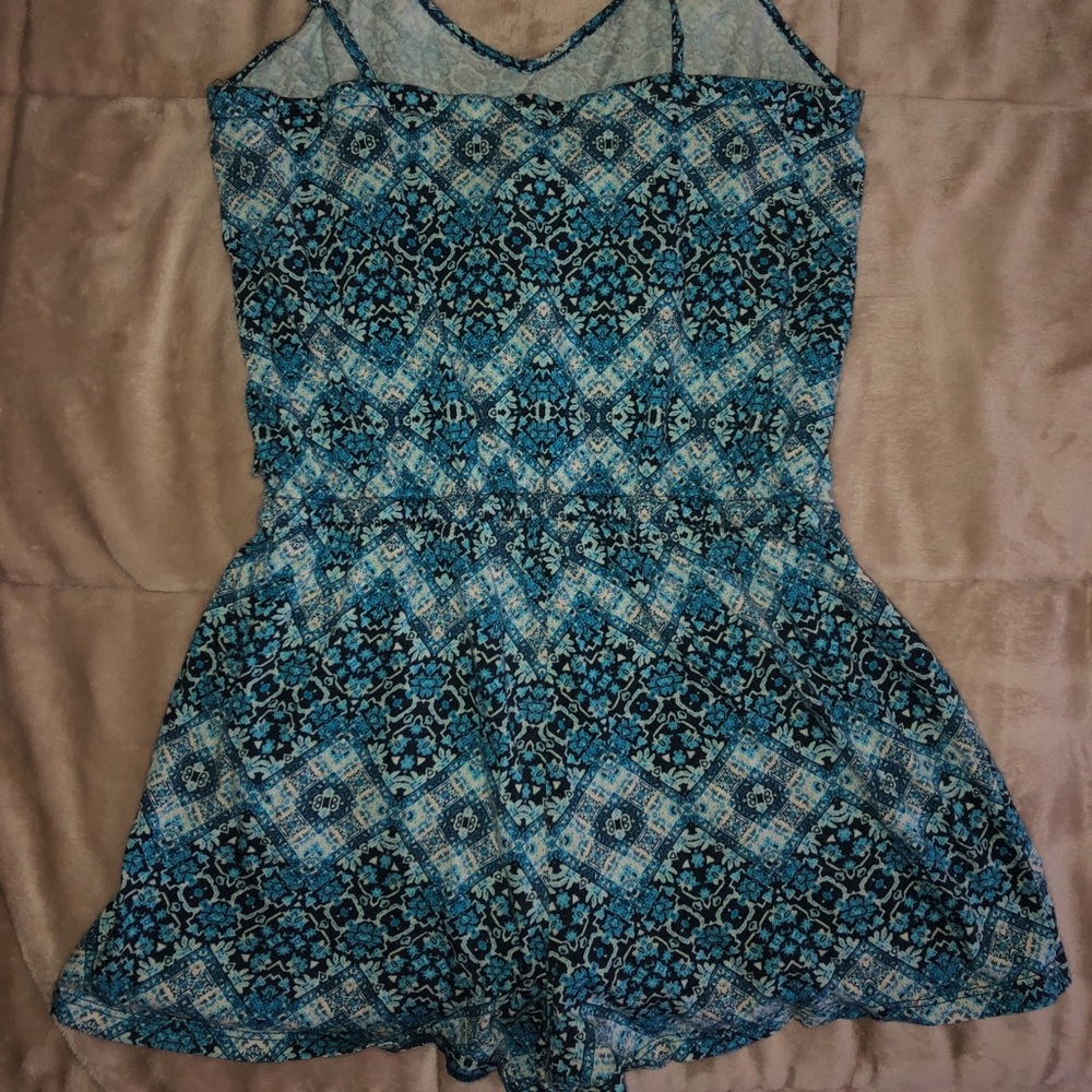 Blue pattern romper - Picture 3 of 4